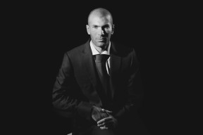 新浪财经FIFA报道-双线逆转激战巴塞罗那，TheShy与穆古鲁扎70分钟巅峰对决终见分晓